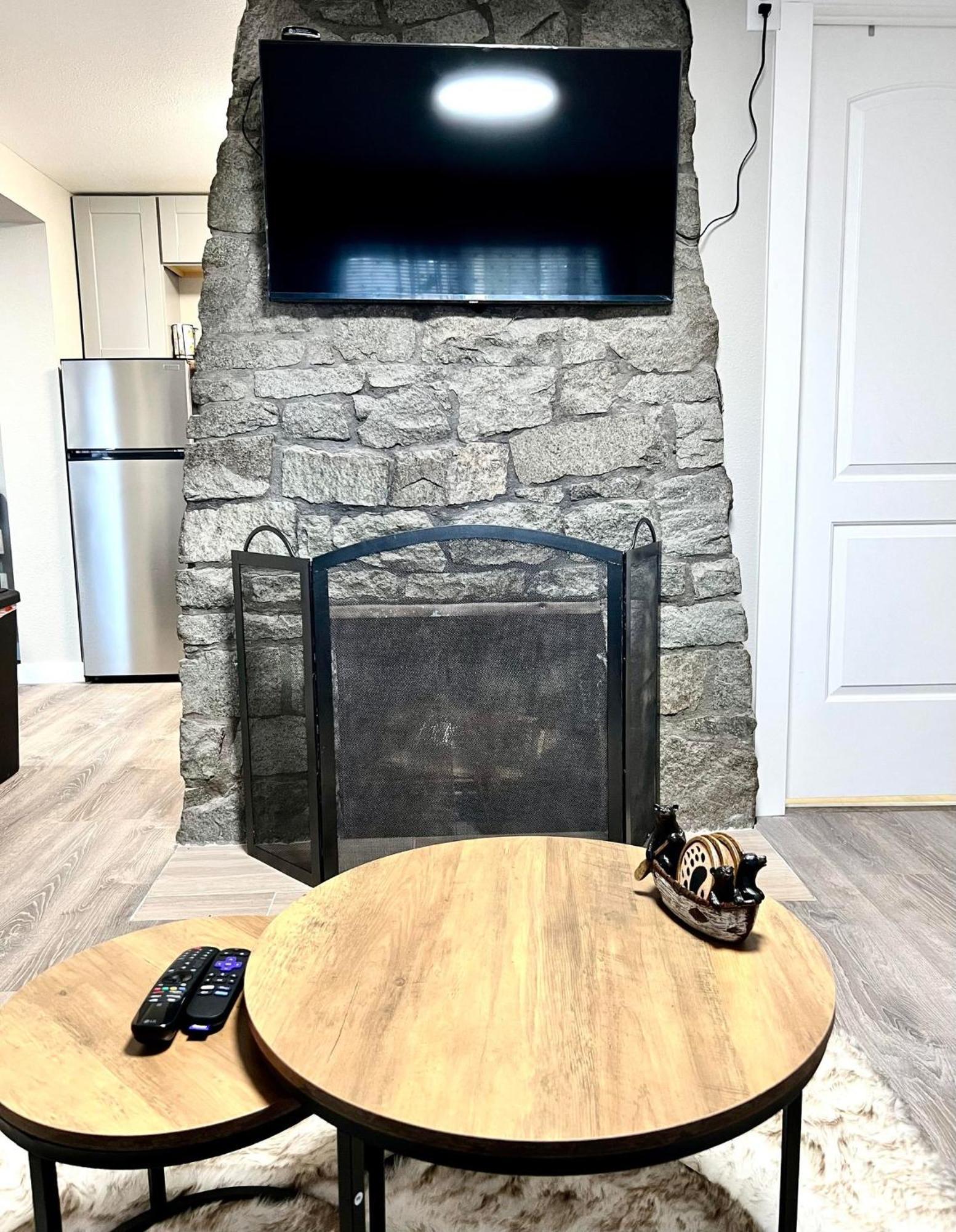 Log House In Heart Of Anchorage Apartment Exterior photo